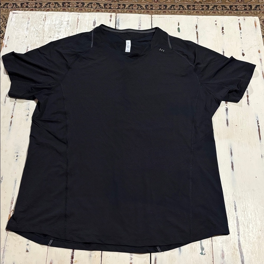 lululemon athletica Black Short Sleeve Tee